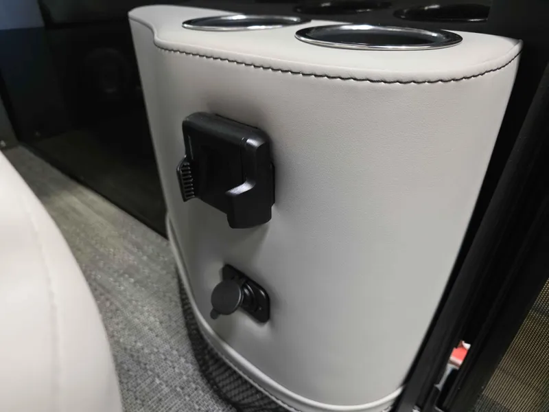 Slide: The Image of Barletta Cabrio 22UC 2025 - 24