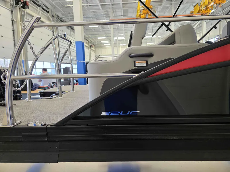 Slide: The Image of Barletta Cabrio 22UC 2025 - 8