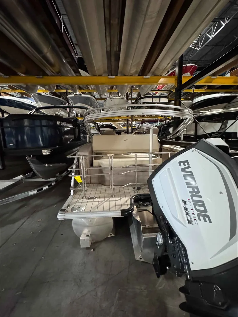 Slide: The Image of Starcraft MX 25 2018 - 6