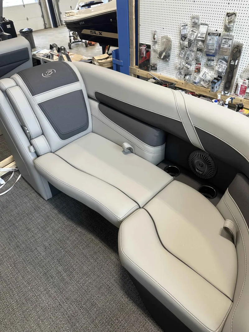 Slide: The Image of Barletta Cabrio 24UE 2025 - 9