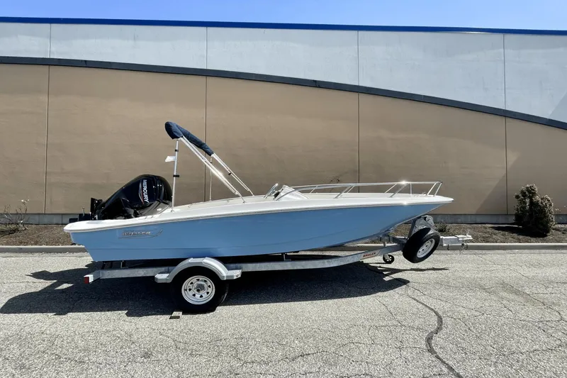 Slide: The Image of Boston Whaler 160 Super Sport 2025 - 0