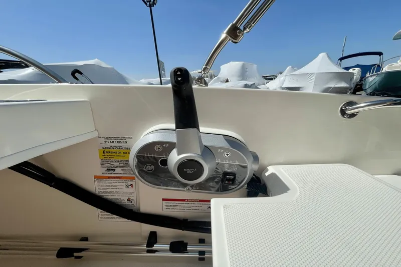 Slide: The Image of Boston Whaler 160 Super Sport 2025 - 4