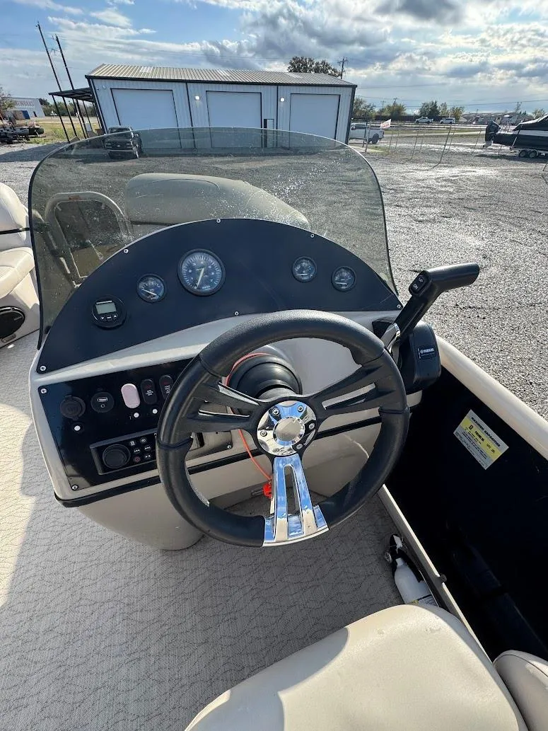 Slide: The Image of Label on 2021 Aloha Pontoon Tropical Series, detailing weight specifications and compliance standards. - 7