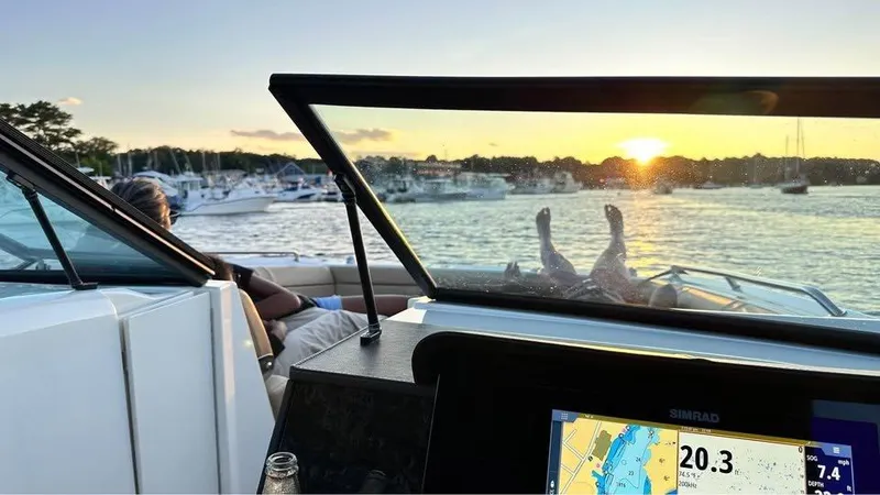 Slide: The Image of Sea Ray SDX 270 2019 - 6