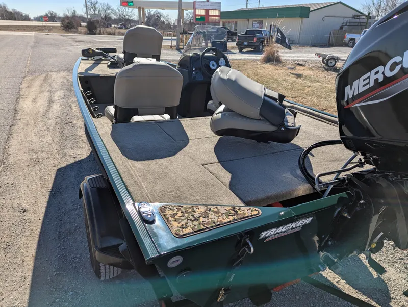 Slide: The Image of Tracker Bass Tracker Classic Limited 2025 - 51