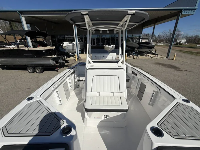 Slide: The Image of Yamaha 222 FSH Sport 2024 - 14