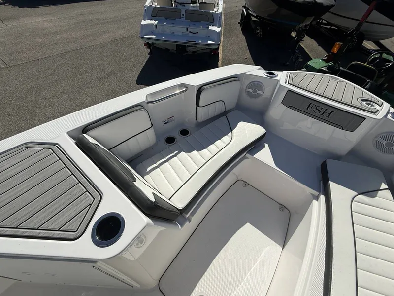 Slide: The Image of Yamaha 222 FSH Sport 2024 - 15