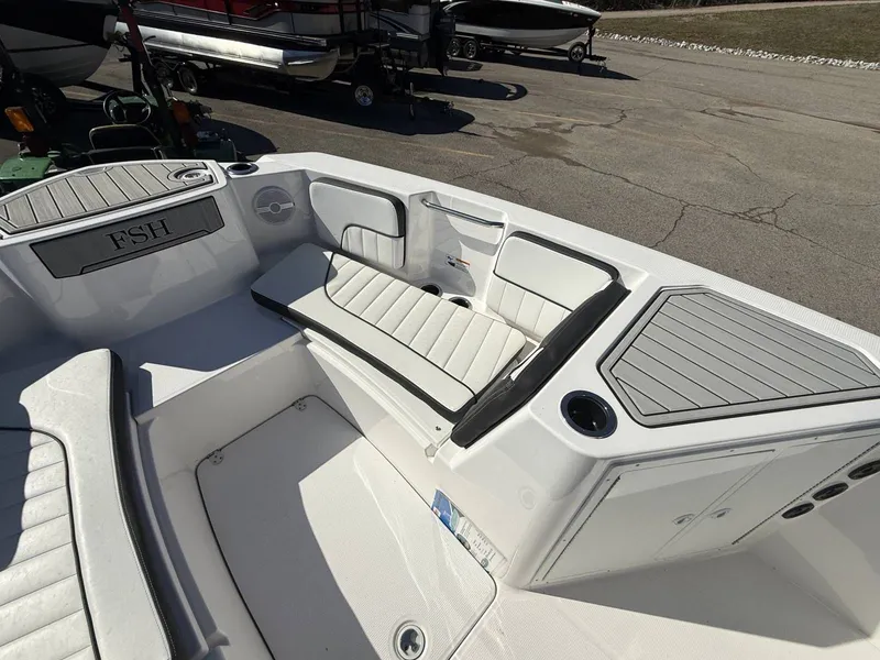 Slide: The Image of Yamaha 222 FSH Sport 2024 - 17