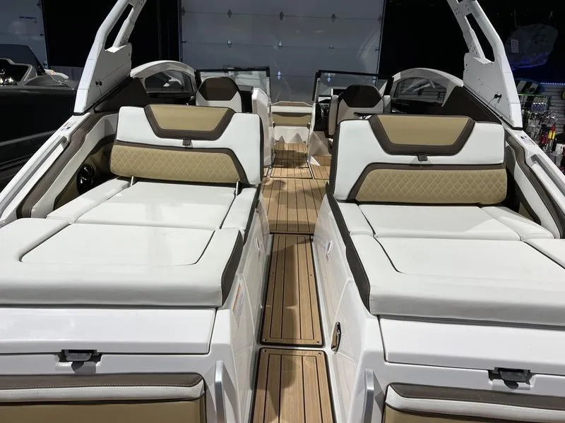 Slide: The Image of Yamaha 275SE 2023 - 4