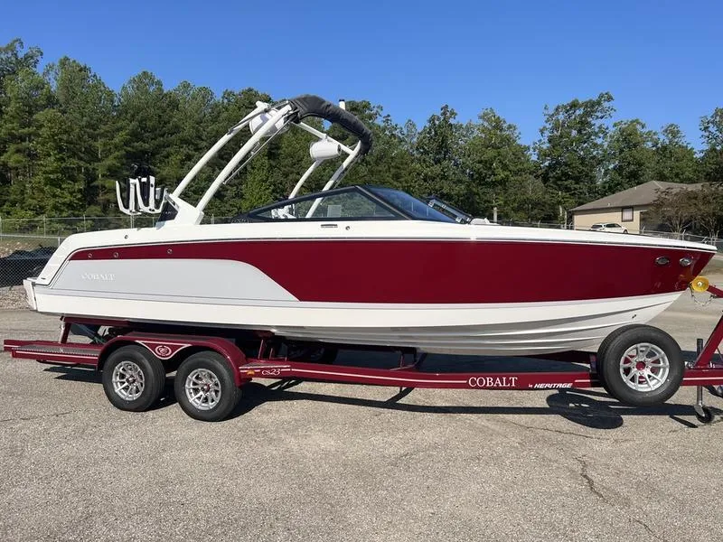 The Image of Cobalt CS23 Surf 2025 - 1