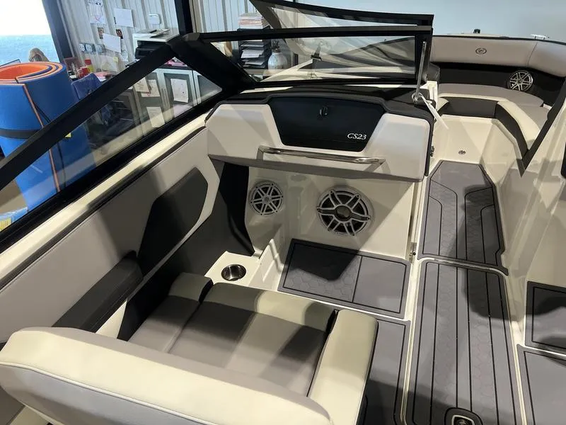 Slide: The Image of Cobalt CS23 Surf 2025 - 19