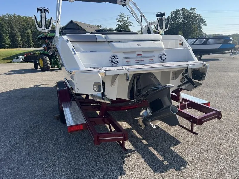 Slide: The Image of Cobalt CS23 Surf 2025 - 6