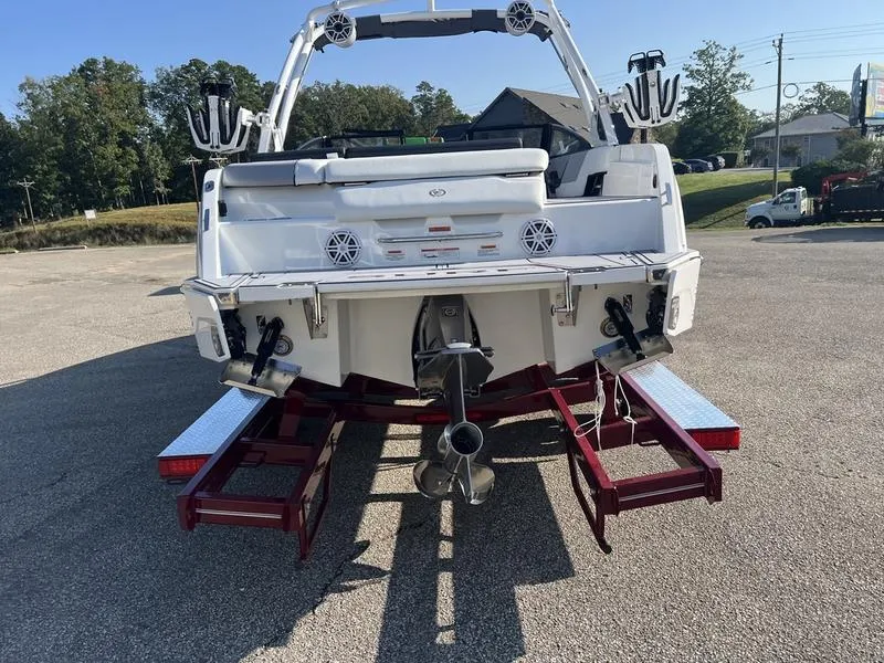 Slide: The Image of Cobalt CS23 Surf 2025 - 7