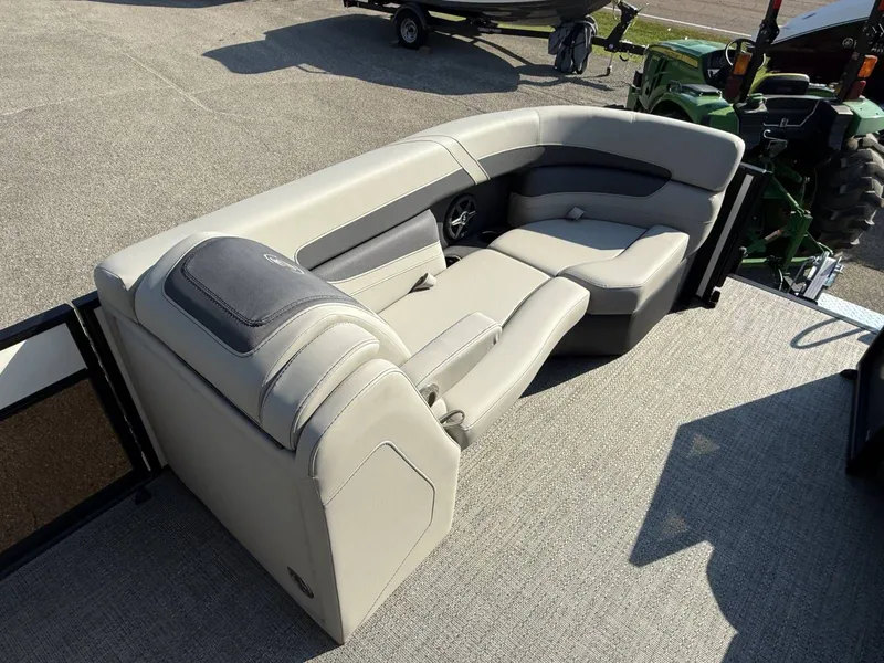 Slide: The Image of Barletta Cabrio C22UC 2025 - 18