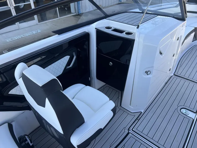 Slide: The Image of Yamaha 252SE 2025 - 12