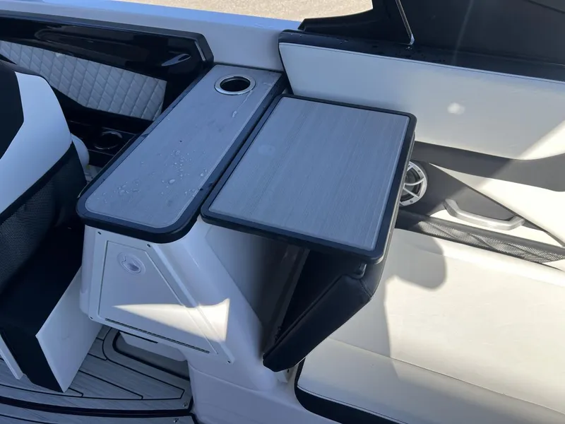 Slide: The Image of Yamaha 252SE 2025 - 14