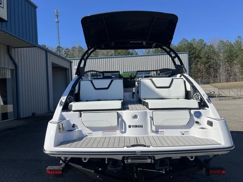 Slide: The Image of Yamaha 252SE 2025 - 21