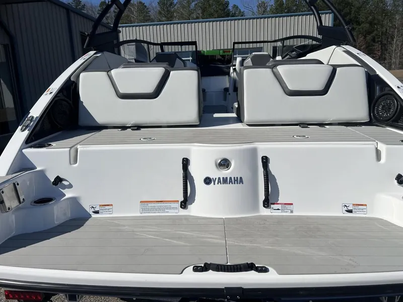 Slide: The Image of Yamaha AR250 2025 - 20