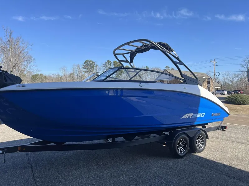 Slide: The Image of Yamaha AR250 2025 - 3