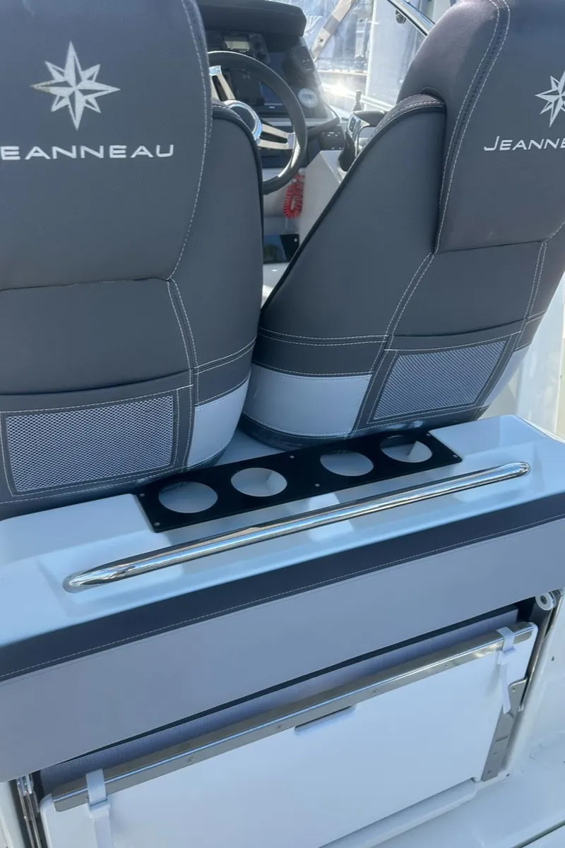 Slide: The Image of Jeanneau Leader 9.0 WA 2021 - 70