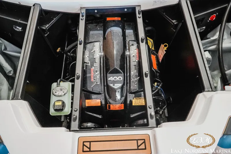 Slide: The Image of 2018 Tigé Z3 boat engine compartment with Raptor 400 motor. - 14