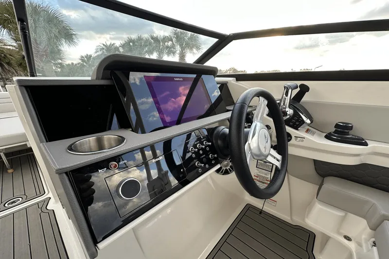 Slide: The Image of Sea Ray SDX 290 Outboard 2023 - 12