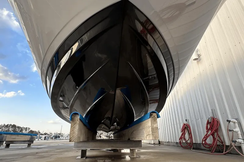 Slide: The Image of Sea Ray SDX 290 Outboard 2023 - 19