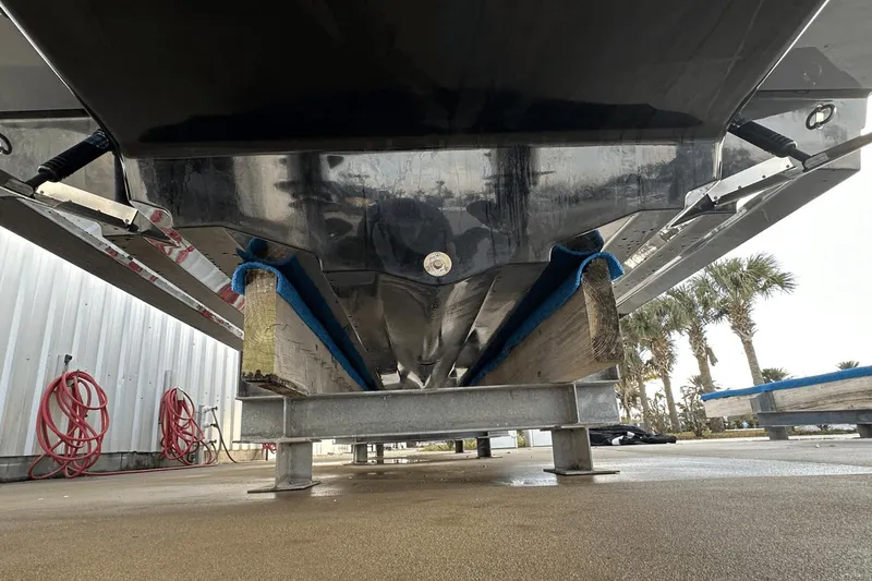 Slide: The Image of Sea Ray SDX 290 Outboard 2023 - 20
