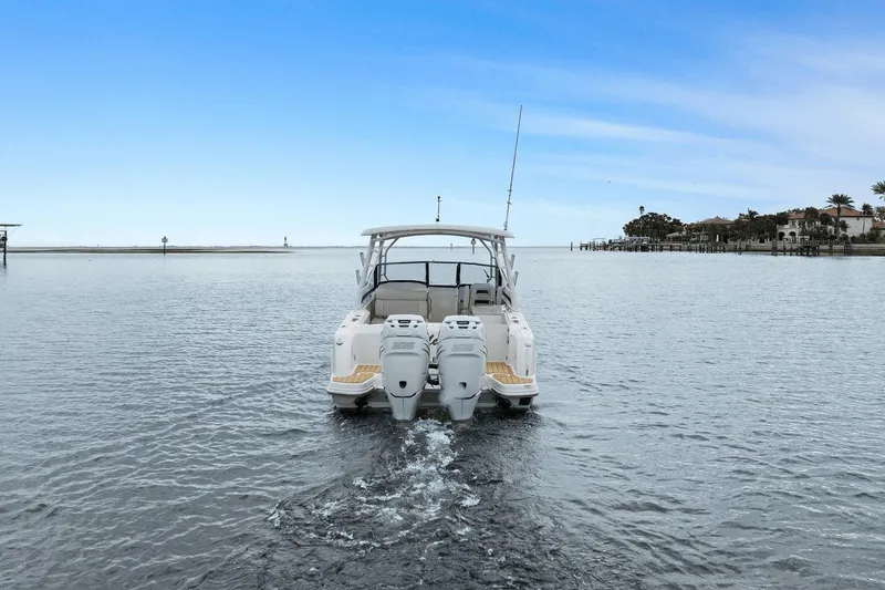 Slide: The Image of Boston Whaler 270 Vantage 2018 - 2