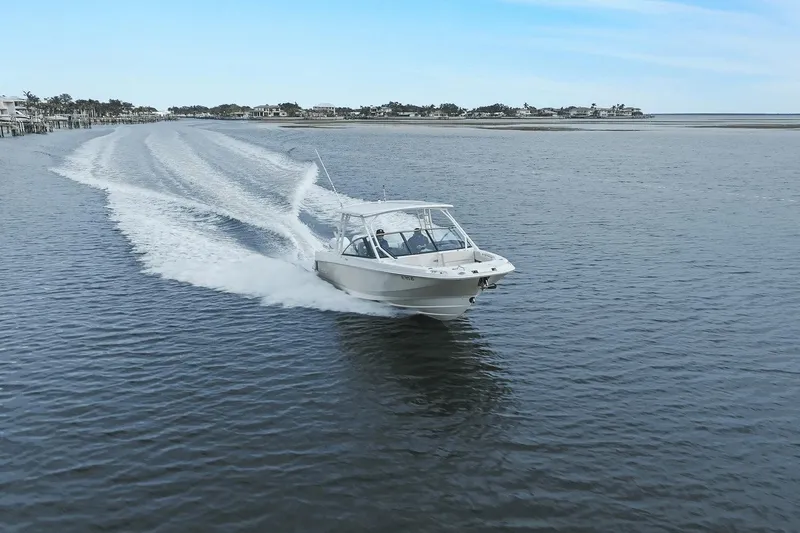 Slide: The Image of Boston Whaler 270 Vantage 2018 - 39