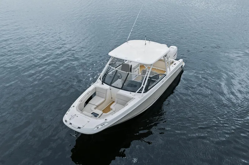 Slide: The Image of Boston Whaler 270 Vantage 2018 - 4