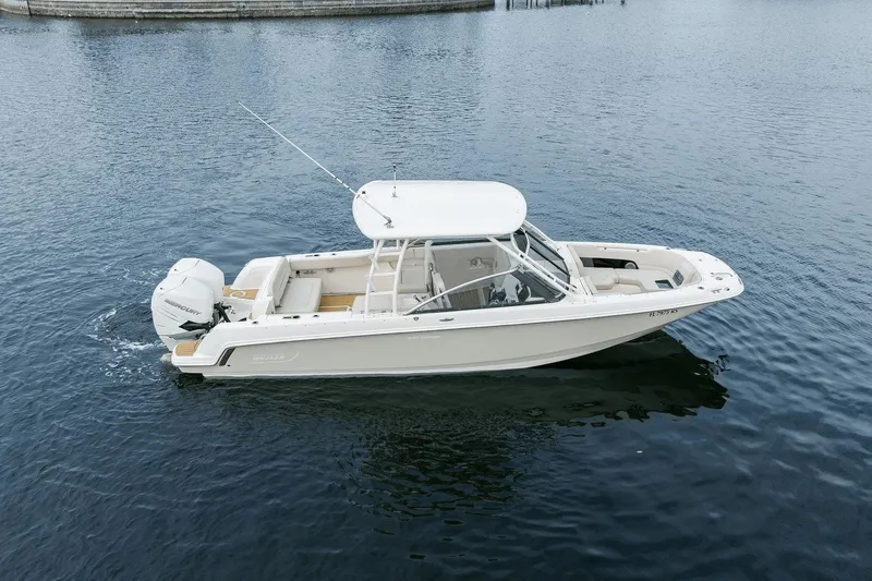 Slide: The Image of Boston Whaler 270 Vantage 2018 - 9