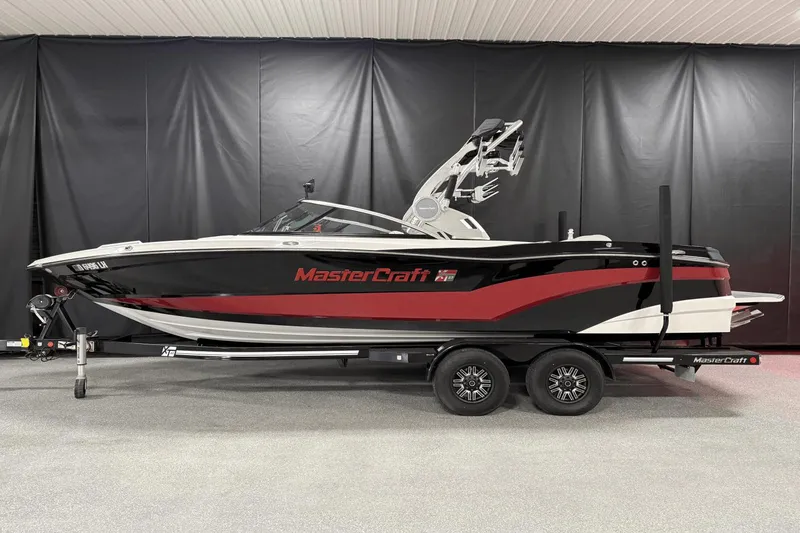 Slide: The Image of MasterCraft XT23 2019 - 0