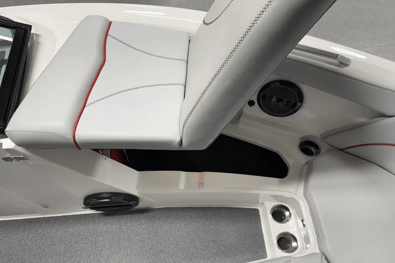 Slide: The Image of MasterCraft XT23 2019 - 101