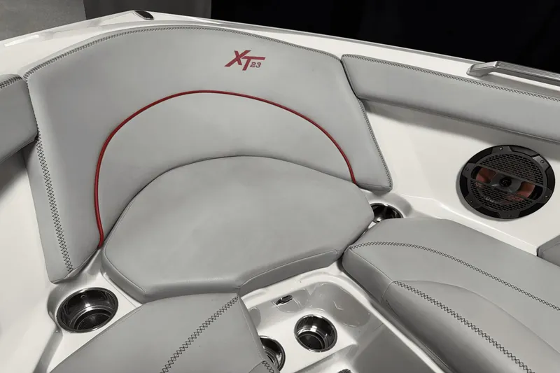 Slide: The Image of MasterCraft XT23 2019 - 107