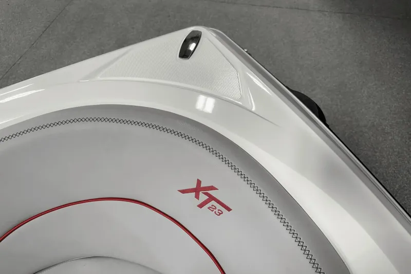 Slide: The Image of MasterCraft XT23 2019 - 109