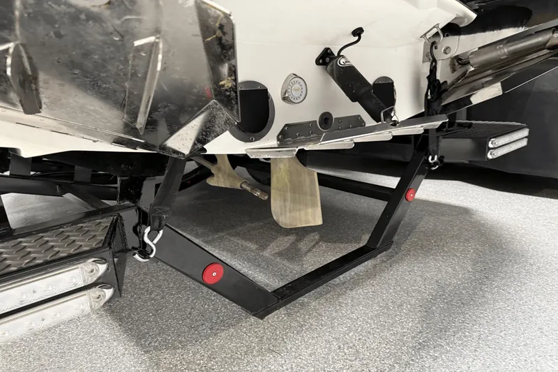 Slide: The Image of MasterCraft XT23 2019 - 110