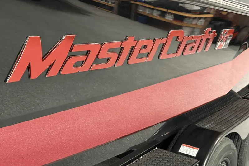 Slide: The Image of MasterCraft XT23 2019 - 16