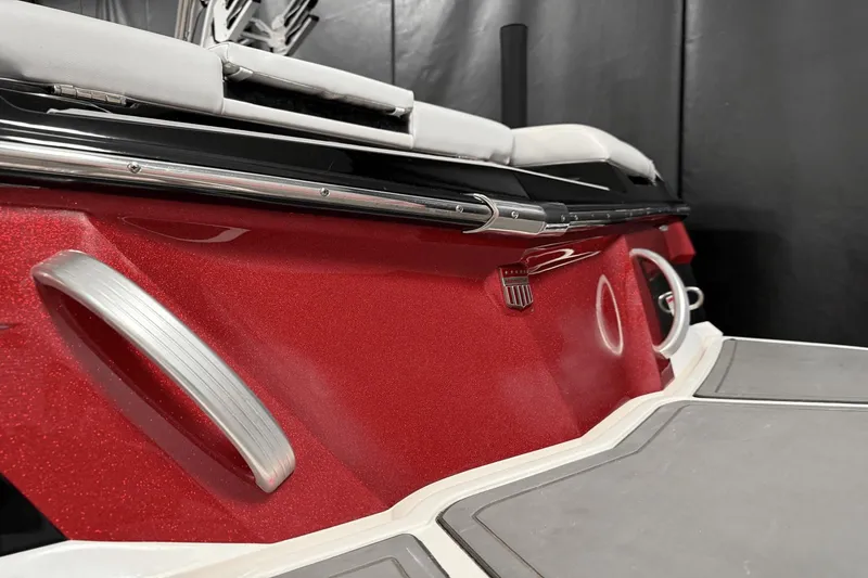 Slide: The Image of MasterCraft XT23 2019 - 19