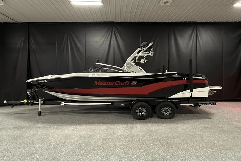 Slide: The Image of MasterCraft XT23 2019 - 2