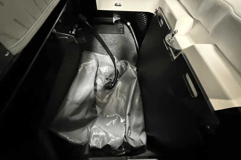 Slide: The Image of MasterCraft XT23 2019 - 26