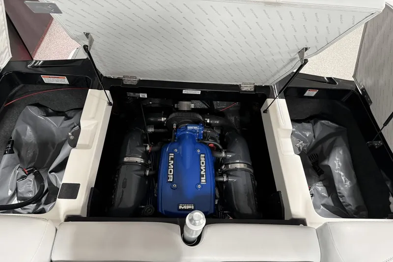 Slide: The Image of MasterCraft XT23 2019 - 29