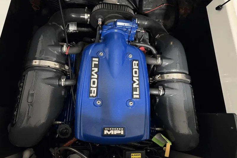 Slide: The Image of MasterCraft XT23 2019 - 30