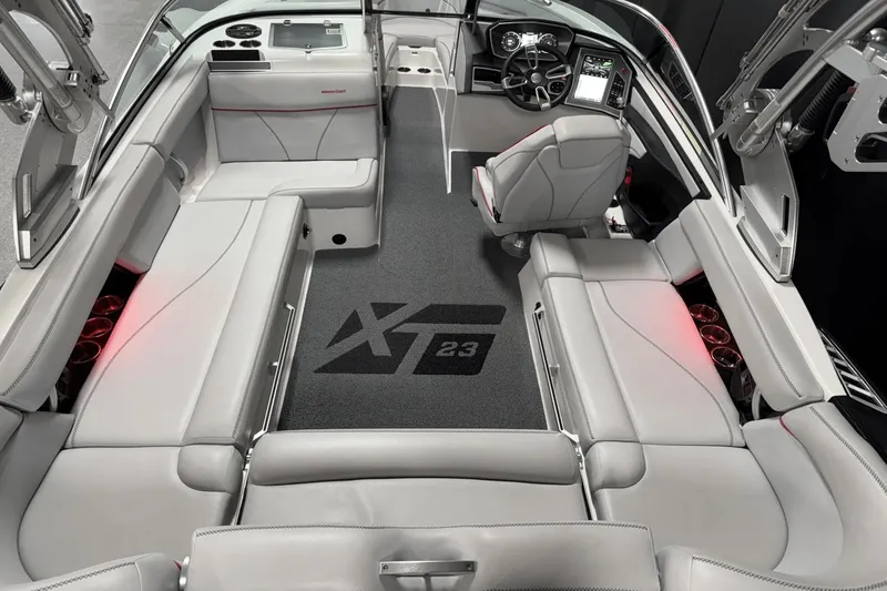 Slide: The Image of MasterCraft XT23 2019 - 32