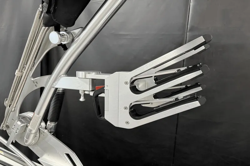 Slide: The Image of MasterCraft XT23 2019 - 38