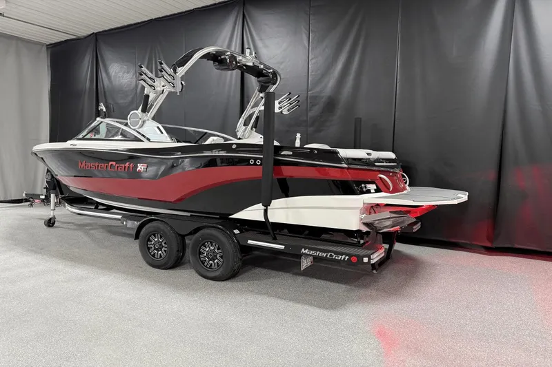 Slide: The Image of MasterCraft XT23 2019 - 4