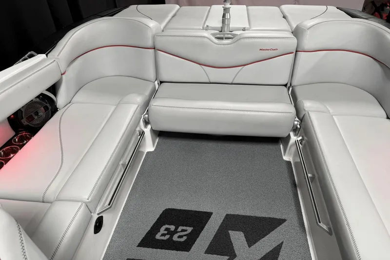 Slide: The Image of MasterCraft XT23 2019 - 44