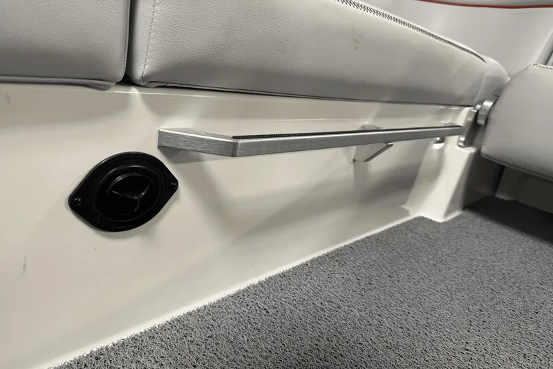 Slide: The Image of MasterCraft XT23 2019 - 48