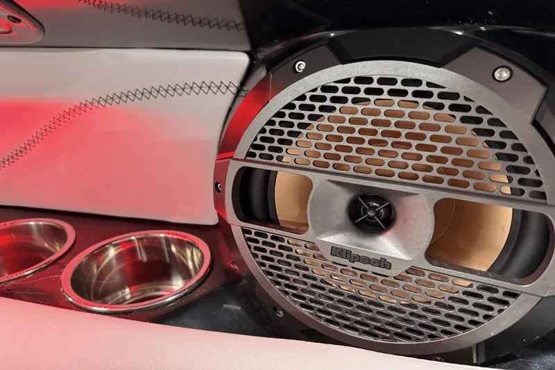 Slide: The Image of MasterCraft XT23 2019 - 51