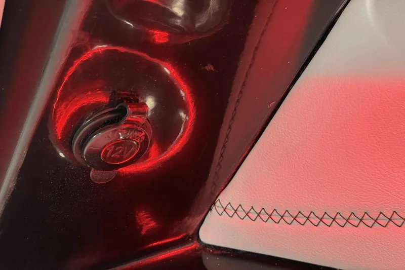 Slide: The Image of MasterCraft XT23 2019 - 52